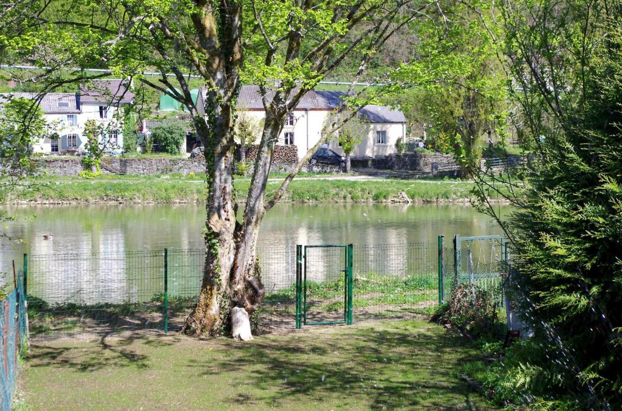 Le Doux Rivage, Proche De Charleville, Jardin Et Acces A La Voie Verte Joigny-sur-Meuse Eksteriør billede